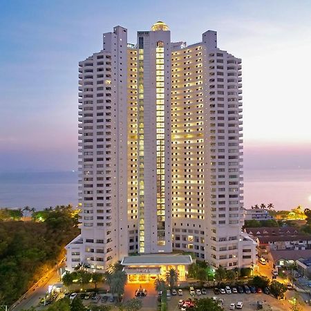 D Varee Jomtien Beach, Pattaya Dış mekan fotoğraf The Royal
