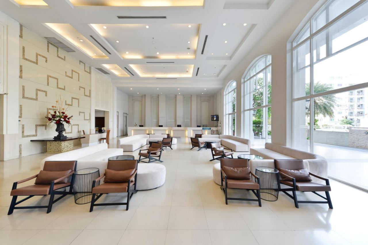 D Varee Jomtien Beach, Pattaya Dış mekan fotoğraf Lobby
